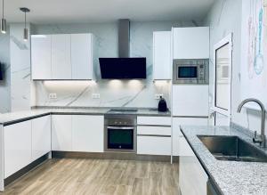 Acogedora casa familiar de 4 habitaciones y gran terraza a metros de la playa