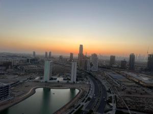 Dubai Sky Line View Apartment