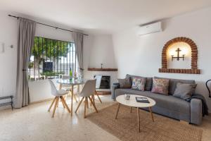 Tetuan 40 Oasis Properties