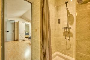 Maisons de vacances CAPE - maison avec piscine et jacuzzi : photos des chambres
