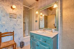 Maisons de vacances Le Four - Piscine Privee : photos des chambres