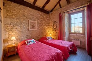 Maisons de vacances Le Four - Piscine Privee : photos des chambres