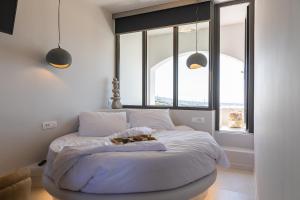 Niabelon Suites - Private Jacuzzi Sunset View