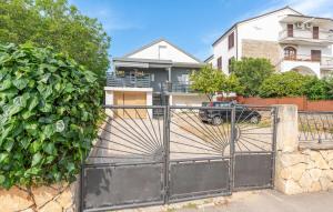 Cozy Apartment In Sveti Filip I Jakov