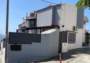 Maisonette 25m from the sea