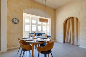 Exclusive 2BR Valletta Apartment