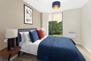 Richmond Row Apartments - Air Host & Stay - Parking