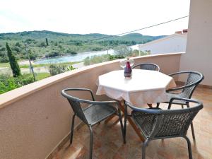 Apartments Vidov by the beach