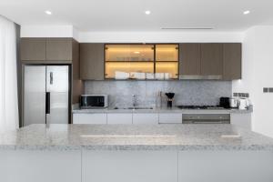 Maison Privee - Waterfront Living with Unparalleled Sea & Palm Vws