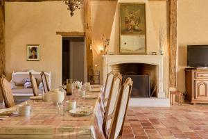 Maisons de vacances Le Pigeonnier - Piscine Privee et Jacuzzi : photos des chambres