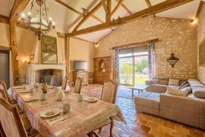 Maisons de vacances Le Pigeonnier - Piscine Privee et Jacuzzi : photos des chambres