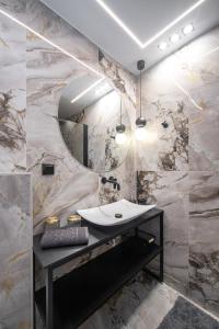 Phoebe by halu! Stylish apt in Navarinou Square