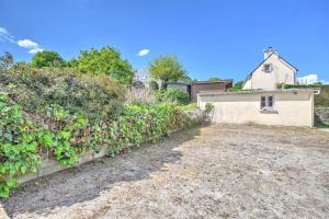 Maisons de vacances Maison 6 personnes a 2 pas du Canal de Nantes a Brest : photos des chambres