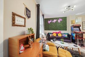 Comfort, Fun, and Retro Retreat