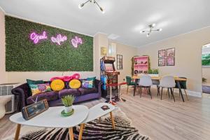 Comfort, Fun, and Retro Retreat