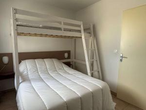 Appartements Appartement climatise, 2 pieces, piscine, terrasse, parking prive, proche port - Gruissan - FR-1-229-372 : photos des chambres