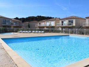 Appartements Appartement climatise, 2 pieces, piscine, terrasse, parking prive, proche port - Gruissan - FR-1-229-372 : photos des chambres