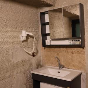 Seven Rock Cave Hotel