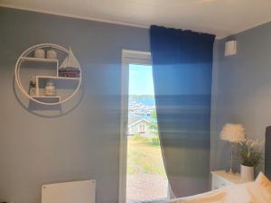 Modernt fritidshus med havsutsikt Mönsteråsviken