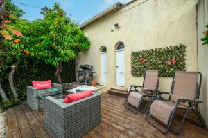 Villa Nissarda, Maison Niçoise avec vue mer, parking, à 5 minutes du port