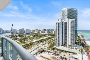 Luxury Penthouse Oasis - Oceanfront Views & Resort Perks - 25 min to FIFA