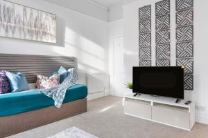 EcoCrest-Superior 2 Bedroom 2 Bath - Free Parking - Sleeps 5