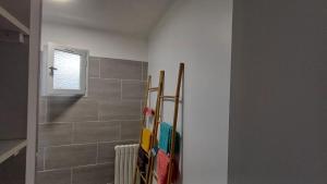 3 chambres, bien placé, calme et spacieux avec balcon et parking