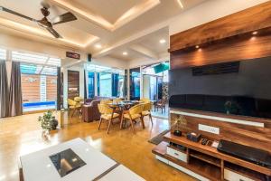 CosmicStays TriZen Villa With Private Pool In Lonavala