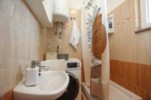 David two bdr apartment with parking