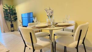 Lovely 1BR in Dubai Marina with JLT and Partial Lake View near tram