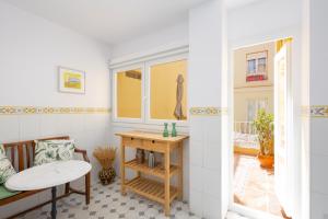 C92 - Rustic Two Bedrooms Apartment with Terrace