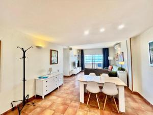 Large Apartment Side Sea View Benalbeach