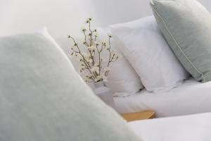 Harts Loft - On Beach - Panoramic Sea Views - By Harbour