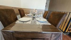 Quiet mountain townhouse with pool and WiFi