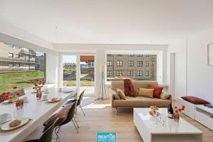 James Ensor Zon - beach fun in Oostduinkerke