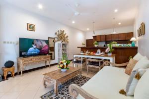 Bens Tunjung Villa Two-Bedroom with Private Pool Kuta