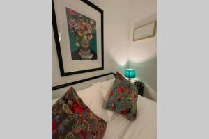 Boutique City Centre Apartment with Parking