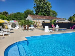 B&B / Chambres d'hotes Les Gites de Brives : Chambre Double - Vue sur Jardin