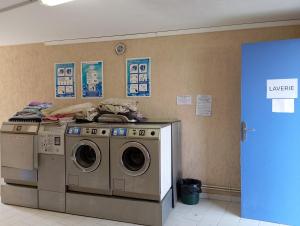 Appartements Agreable studio climatise, avec parking, piscine et vue : photos des chambres