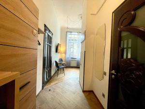 Руська 18, зі світлом ,краща локація в серці старого Львова