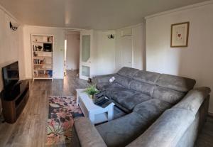 New Listing- 2 Bedroom Riverside Chelsea Apartment