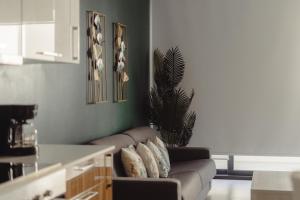 Luxury 1BR - 2 Pools - Spa - Gym - Cinema - Private Bars - Near Beach