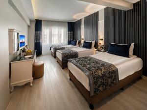 Standard Triple Room room in Beyazit Palace Hotel & Spa