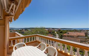 2 Bedroom Cozy Apartment In Rab