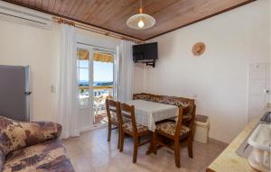 2 Bedroom Cozy Apartment In Rab