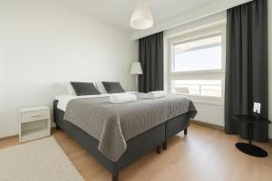 City Home Finland Panorama Suite - New Luxury Suite with Own SAUNA, One Bedroom, Spacious Balcony with City Views and Great Location next to Nokia Arena