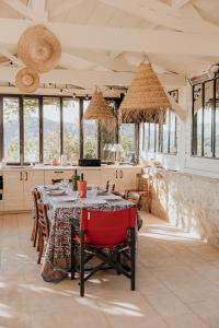 Maisons de vacances le bois de Selves - Maison authentique avec vue exceptionnelle : photos des chambres