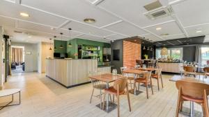 Hotels Campanile NATURE - Bordeaux Est Artigues : photos des chambres