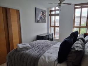 Large city centre 2 bedroom flat