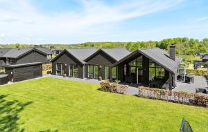 4 Bedroom Beautiful Home In Haderslev